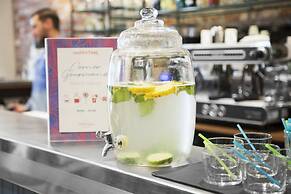 The Playce Hotel & Bar by Happyculture