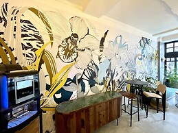 Urban Jungle. Hotel Orléans