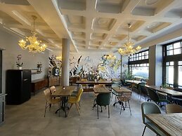 Urban Jungle. Hotel Orléans