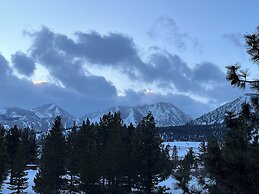 The Mammoth Creek Inn