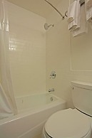 The Mammoth Creek Inn