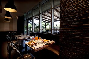 La Meridiana Bleisure Hotel