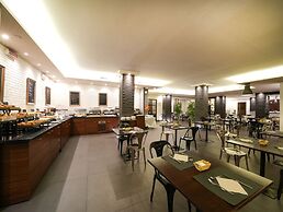 La Meridiana Bleisure Hotel