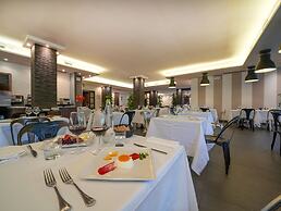 La Meridiana Bleisure Hotel