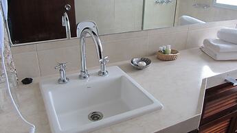 Baie des Anges Apart Hotel & Spa