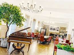 Grand Hôtel de Bourbon-Lancy - Logis - Restaurant et Spa