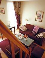 Hôtel Suites Unic Renoir Saint Germain