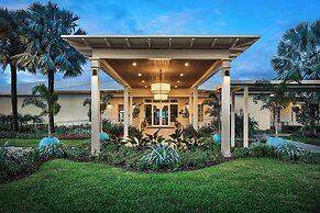 Faro Blanco Resort & Yacht Club Marathon, Curio by Hilton