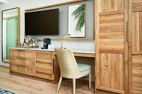 Faro Blanco Resort Marathon Florida Keys, Curio by Hilton