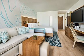 Faro Blanco Resort & Yacht Club Marathon, Curio by Hilton