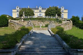Chateau Colbert