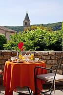 Hostellerie Le Castellas