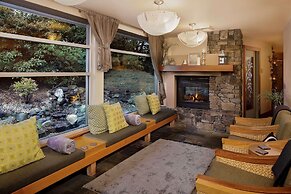 Chrysalis Inn & Spa Bellingham, Curio Collection by Hilton