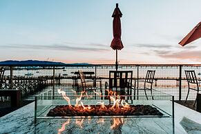 Chrysalis Inn & Spa Bellingham, Curio Collection by Hilton