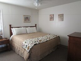 Douglas Inn & Suites