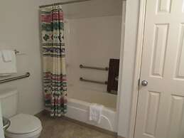 Douglas Inn & Suites