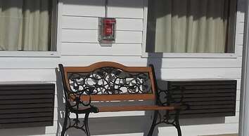 Douglas Inn & Suites