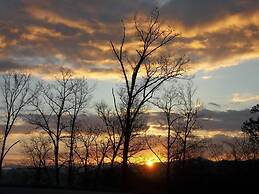 Douglas Inn & Suites