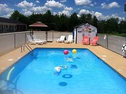 Douglas Inn & Suites