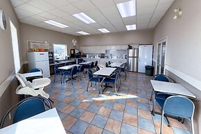 Super 8 by Wyndham Medicine Hat AB