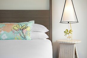 Lighthouse Hotel - Key West Historic Inns