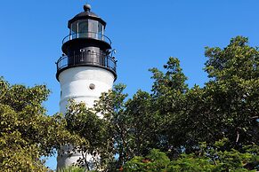Lighthouse Hotel - Key West Historic Inns