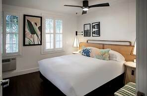 Lighthouse Hotel - Key West Historic Inns