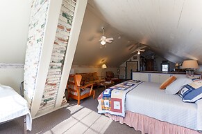Saratoga Farmstead B&B