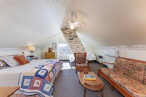 Saratoga Farmstead B&B