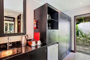 Crown Beach Resort & Spa