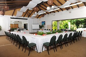 Crown Beach Resort & Spa