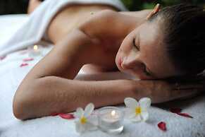 Crown Beach Resort & Spa