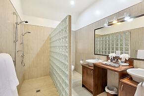 Crown Beach Resort & Spa