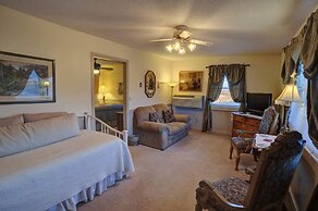 Blue Mountain Mist Country Inn & Spa