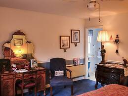 Blue Mountain Mist Country Inn & Spa