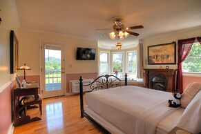 Blue Mountain Mist Country Inn & Spa