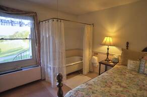 Blue Mountain Mist Country Inn & Spa