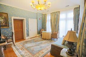 Gramercy Mansion B&B