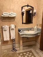 Gramercy Mansion B&B