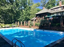 Gramercy Mansion B&B