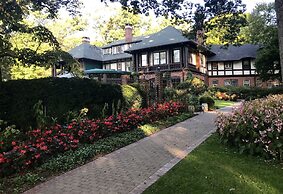 Gramercy Mansion B&B