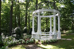 Gramercy Mansion B&B