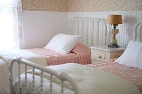 Terrace Inn and 1911 Restaurant