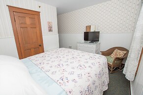 Terrace Inn and 1911 Restaurant