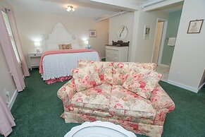 Terrace Inn and 1911 Restaurant