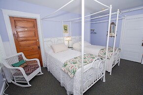 Terrace Inn and 1911 Restaurant