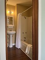 Terrace Inn and 1911 Restaurant