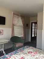 Terrace Inn and 1911 Restaurant