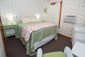 Terrace Inn and 1911 Restaurant