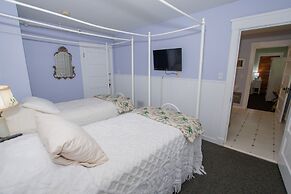 Terrace Inn and 1911 Restaurant